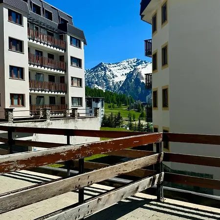 Hostdomus- Terrace Apartment *